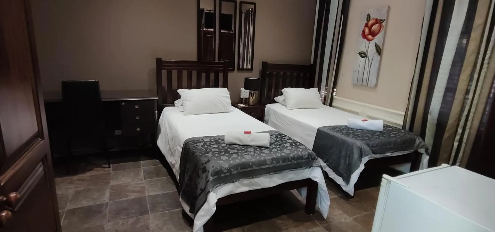 Sunbell Ventures Guesthouse Cape Town Konukevi